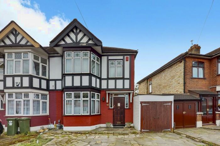 4 Bedroom Semi-Detached House To Rent In Havering Gardens, Chadwell Heath, RM6
