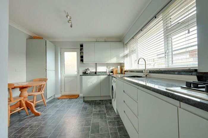 3 Bedroom Chalet For Sale In Junction Road, Burgess Hill, RH15