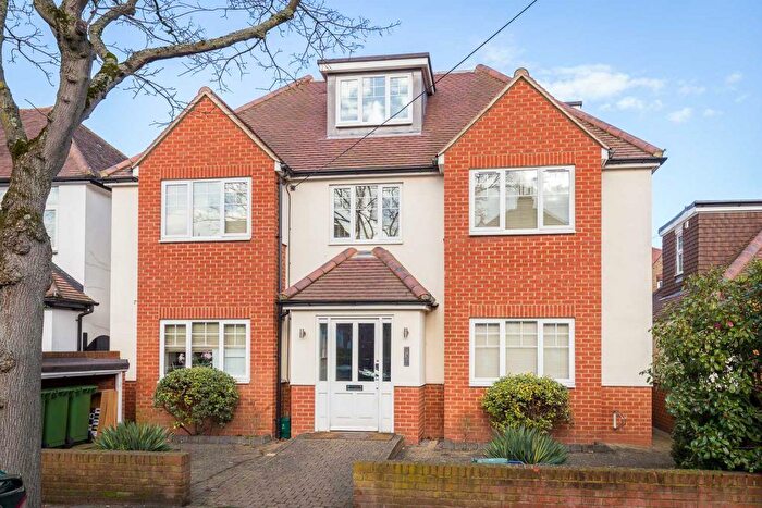 1 Bedroom Flat To Rent In Chudleigh Road, Twickenham, TW2