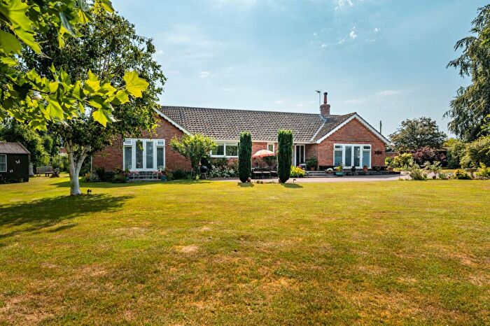 4 Bedroom Detached Bungalow For Sale In Hoxne Road, Weybread, IP21