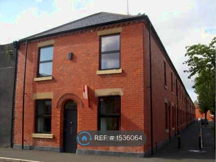 2 Bedroom End Of Terrace House To Rent In Field Street, Salford, M6