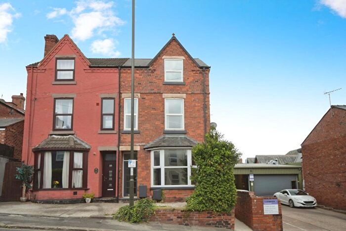 4 Bedroom Semi-Detached House For Sale In Rutland Road, Chesterfield, S40