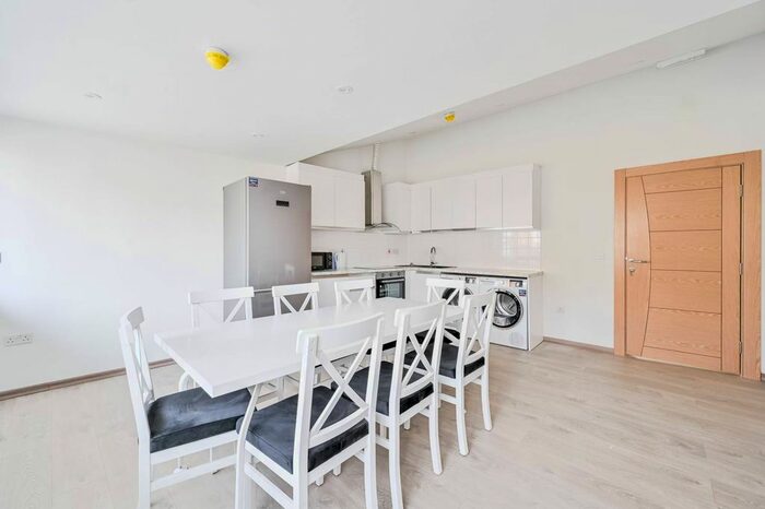 5 Bedroom Flat To Rent In Hoxton Street, Shoreditch, London, N1