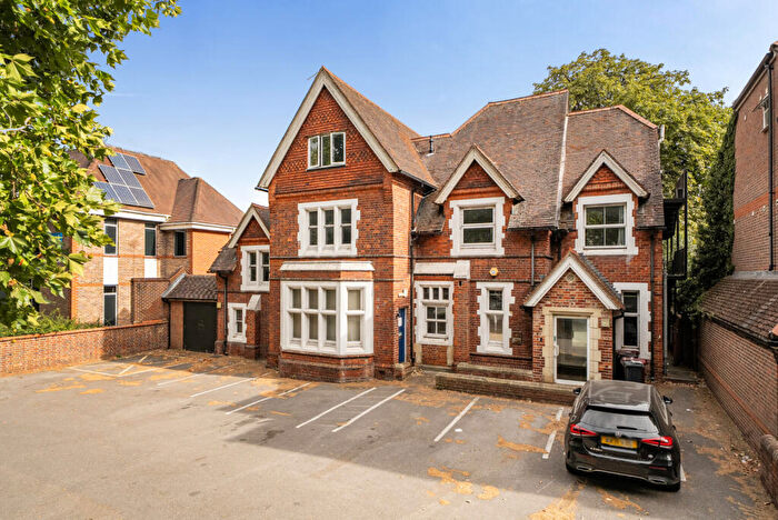 Detached House For Sale In London Road, Reading, Berkshire, RG1