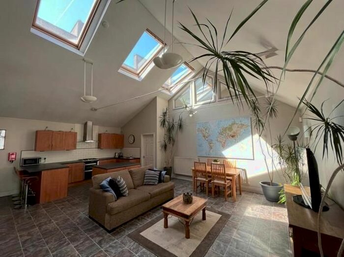 1 Bedroom Mews House To Rent In Dewar Place Lane, Edinburgh, EH3