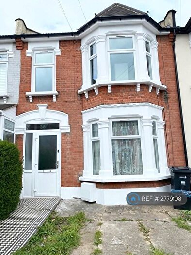 3 Bedroom Terraced House To Rent In Cobham Road, Ilford, IG3