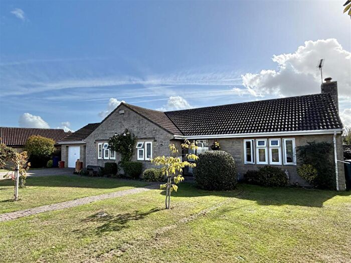 3 Bedroom Detached Bungalow For Sale In Freame Way, Gillingham, SP8