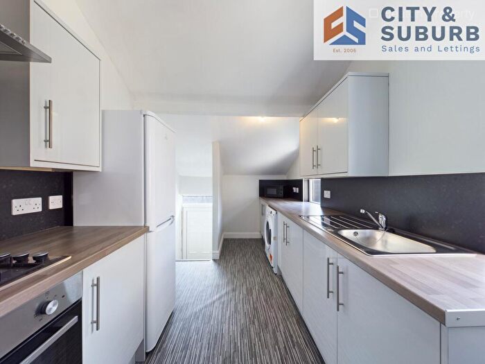 3 Bedroom Flat To Rent In Trewhitt Road, Heaton, Newcastle, NE6