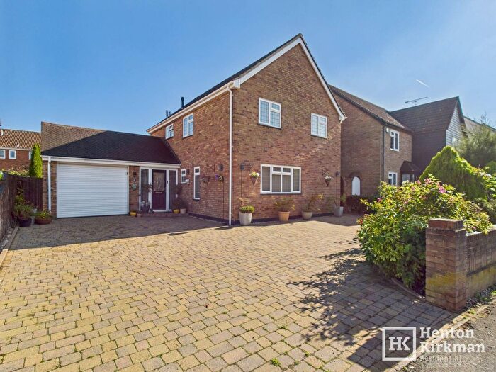 4 Bedroom Detached House For Sale In Mercer Road, Billericay, CM11
