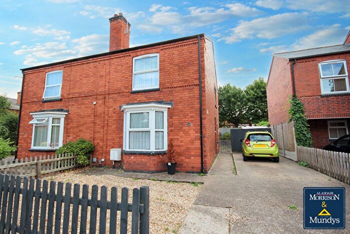 3 Bedroom Semi-detached House For Sale In Rufford Avenue, Newark, NG24