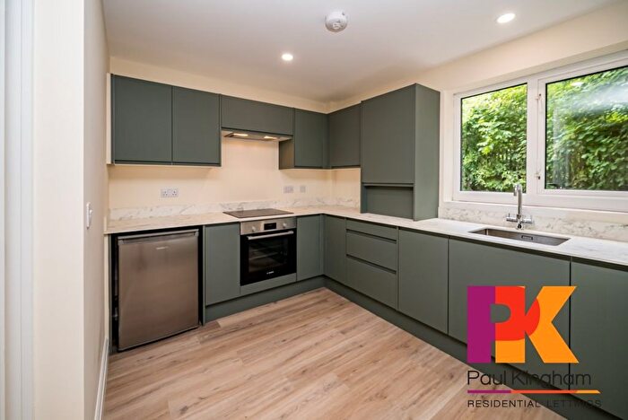 1 Bedroom Flat To Rent In Wesley Dene, High Wycombe, HP13