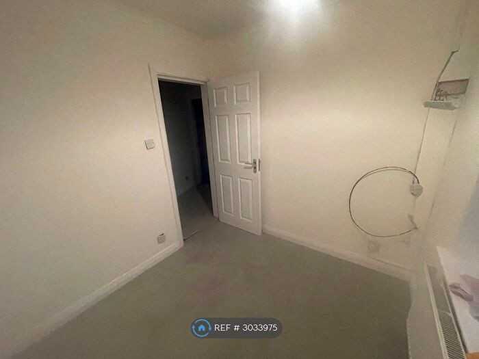 3 Bedroom Semi-Detached House To Rent In Hamilton Road, Stockton-On-Tees, TS19