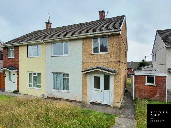 3 Bedroom Semi-Detached House To Rent In Golygfor, Llanelli, SA15
