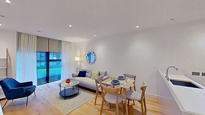 2 Bedroom Flat To Rent In Simpson Loan, Edinburgh, EH3