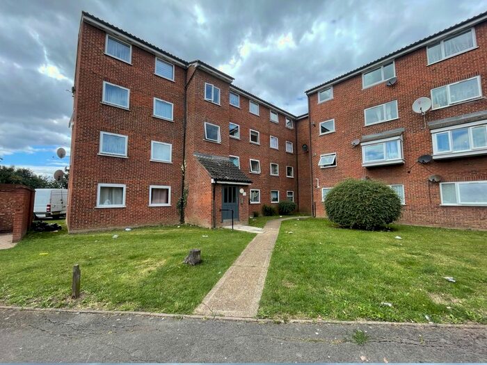 2 Bedroom Flat To Rent In Gurney Close, Barking, IG11