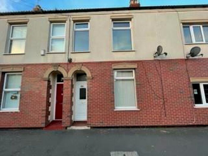 2 Bedroom House To Rent In Holland Street, Hull, HU9