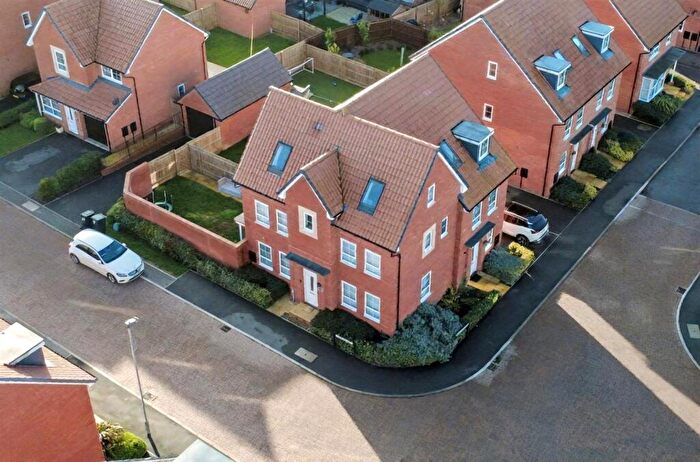 4 Bedroom Semi Detached House For Sale In Wagtail Way, Thrapston, NN14