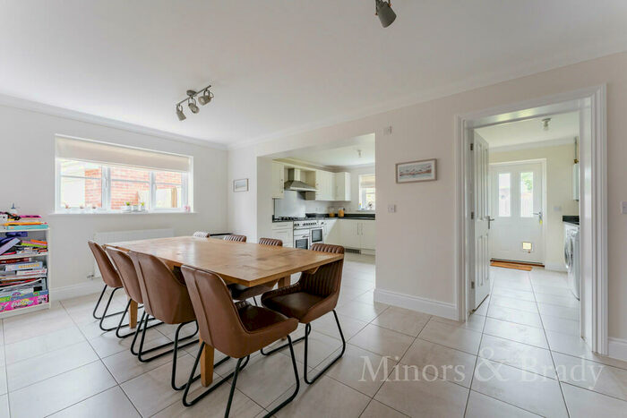 6 Bedroom Detached House For Sale In Minnow Way, Mulbarton, NR14