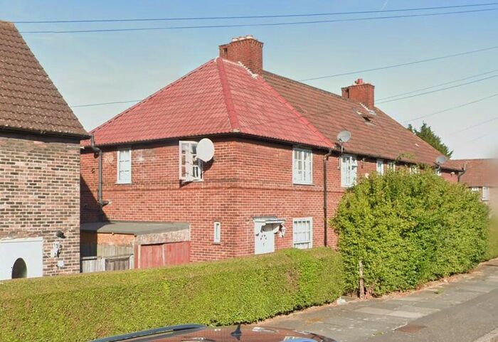 3 Bedroom House To Rent In Garendon Road, Morden, SM4