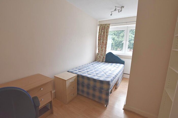 4 Bedroom Flat To Rent In Horton House, Field Road, Hammersmith, W6
