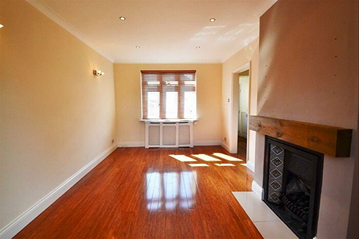 3 Bedroom Semi-Detached House To Rent In Heaton Avenue, Romford, RM3