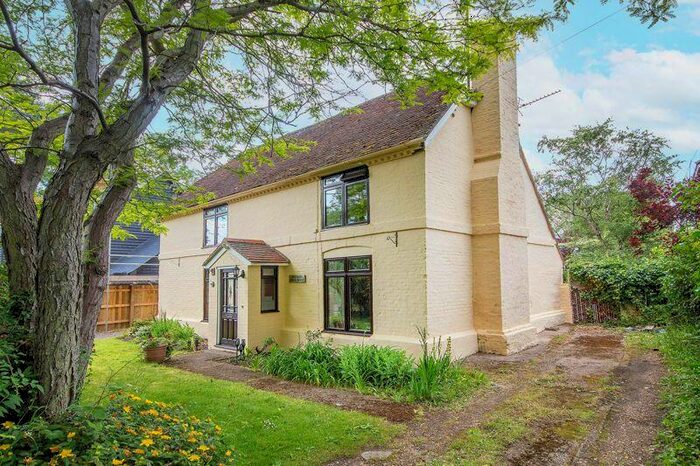 4 Bedroom Detached House For Sale In Marchwood, SO40