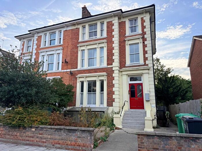 Studio To Rent In Surbiton, Surrey, KT6