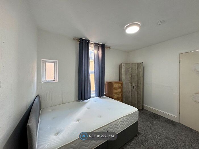 1 Bedroom Flat To Rent In Loughborough Road, West Bridgford, Nottingham, NG2