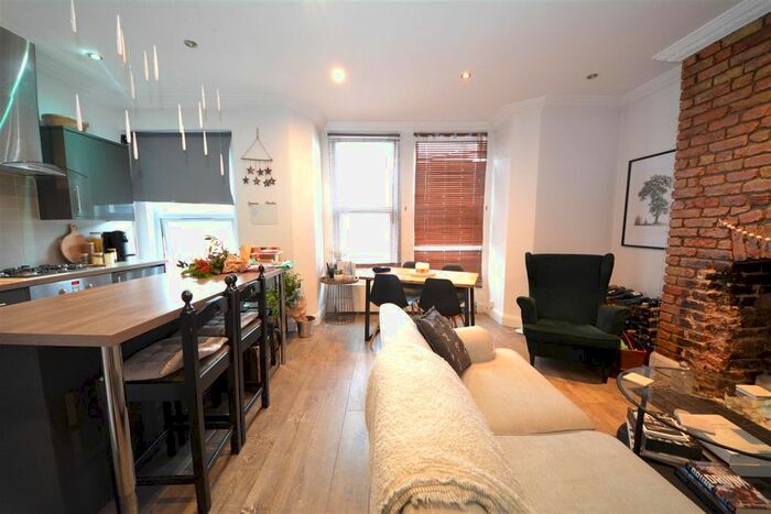 2 Bedroom Flat To Rent In Durham Road, East Finchley., N2