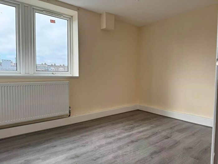 2 Bedroom Flat To Rent In Goodmayes Road, Ilford, IG3