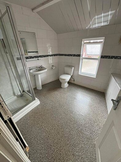 8 Bedroom Terraced House To Rent In Brudenell Avenue, Hyde Park, Leeds, LS6