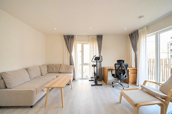 1 Bedroom Apartment To Rent In Harewood Avenue, London, NW7