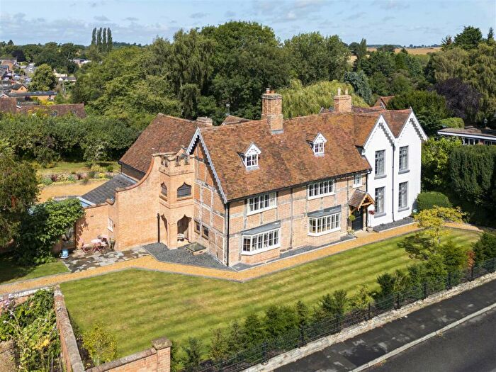 6 Bedroom Country House For Sale In Church Road, Snitterfield, Stratford-upon-Avon, CV37