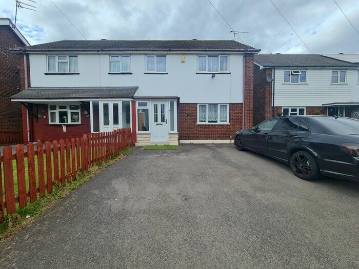 3 Bedroom Semi-Detached House To Rent In Highfield Road, Tipton, DY4