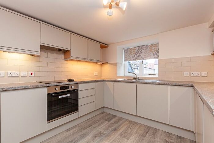 2 Bedroom Flat To Rent In Corn Street, Witney, OX28