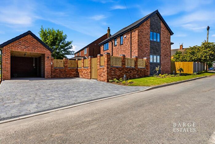 4 Bedroom Detached House For Sale In King Street, Hodthorpe, S80