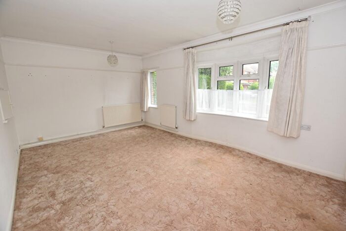 2 Bedroom Detached Bungalow For Sale In Mutrix Gardens, Margate, CT9