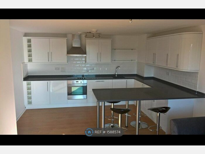 2 Bedroom Flat To Rent In Lower Hall Street, St. Helens, WA10
