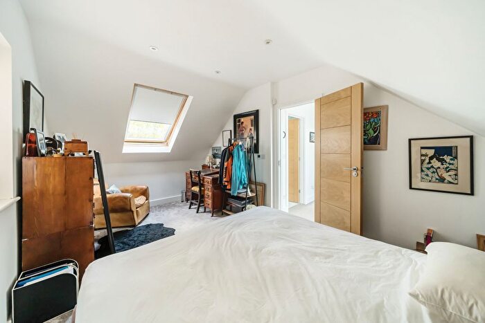 2 Bedroom Detached House For Sale In Palace Road, East Molesey, KT8