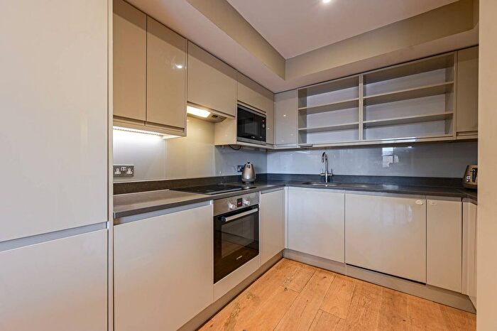 1 Bedroom Flat For Sale In Clifton Walk, Hammersmith, London, W6