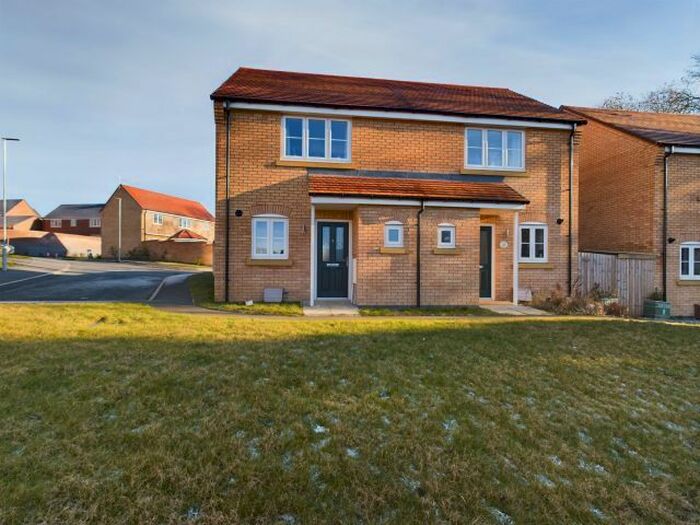 2 Bedroom Semi-Detached House For Sale In Willis Close, Long Buckby, Northampton, NN6