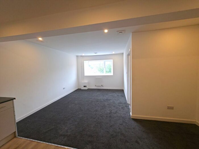 1 Bedroom Flat To Rent In Ystrad Road, Ton Pentre, CF41