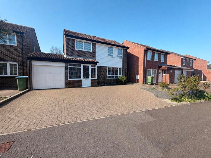 4 Bedroom Detached House For Sale In Dover Close, Stubbington, Fareham, PO14