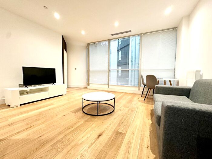 1 Bedroom Flat To Rent In Staines Road, Hounslow, TW3