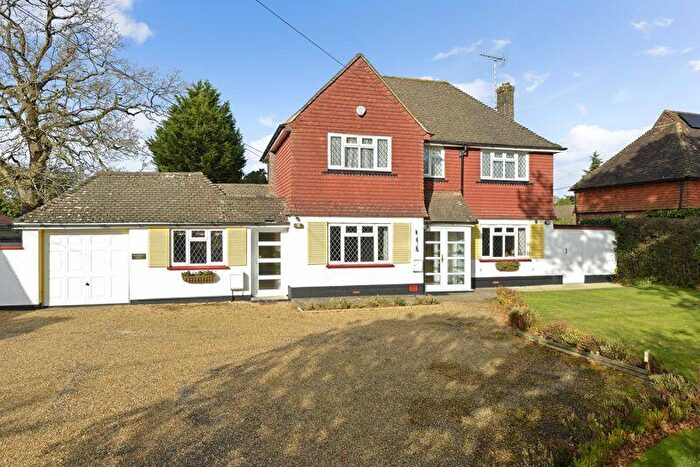 3 Bedroom Detached House For Sale In Cranleigh Road, Ewhurst, GU6