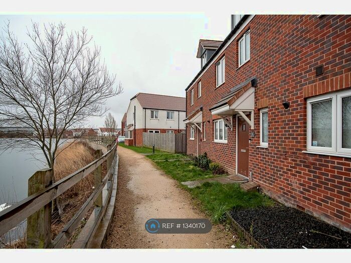 4 Bedroom Terraced House To Rent In Ellingham View, Dartford, DA1