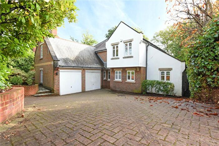 5 Bedroom Detached House To Rent In Hanger Hill, Weybridge, KT13