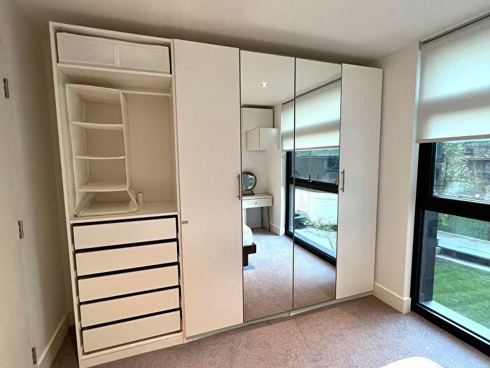 1 Bedroom Flat To Rent In Bowl Court, London, EC2A