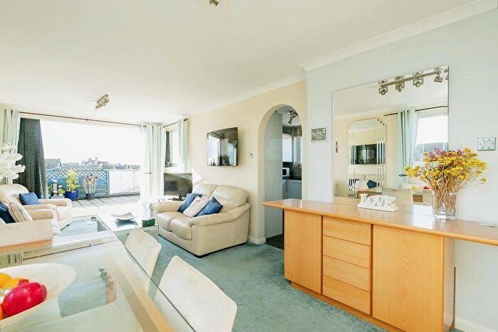 2 Bedroom Flat For Sale In Clifford Road, Bexhill-On-Sea, TN40