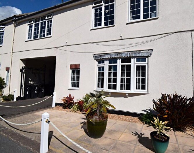 2 Bedroom Apartment To Rent In Empire Court, Pole Barn Lane, Frinton-on-Sea, CO13